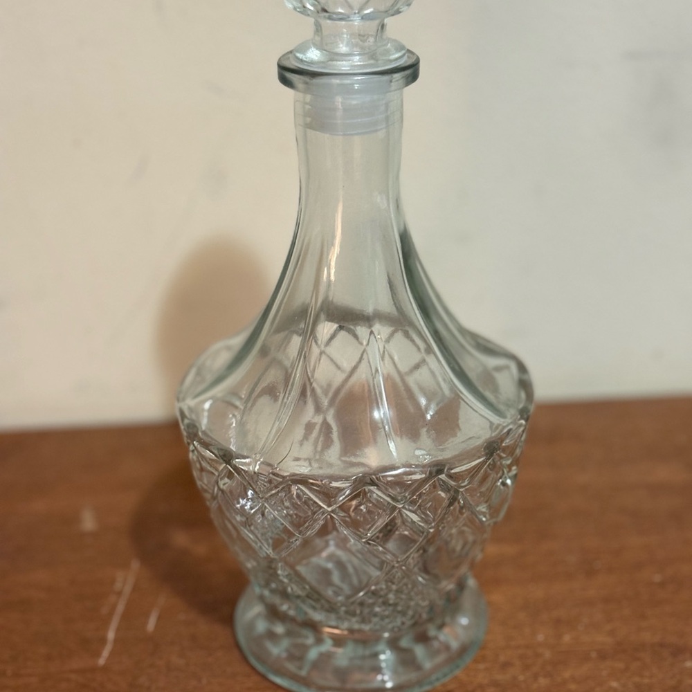 Elegant Clear Glass Decanter